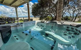 Large Riverfront Home With Spa And Stage